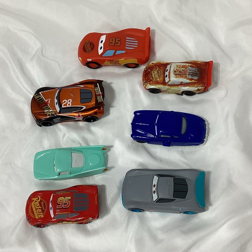Disney Cars Movie Cars Lot of 7 Toys Larger Versions Pull Go Lightning McQueen - Picture 4 of 9
